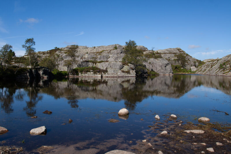 Mountain Lake in Norway — Scenic mountain Lake on the hike to Pulpit Rock in Norway — Norway, Scenic, lake, lakes