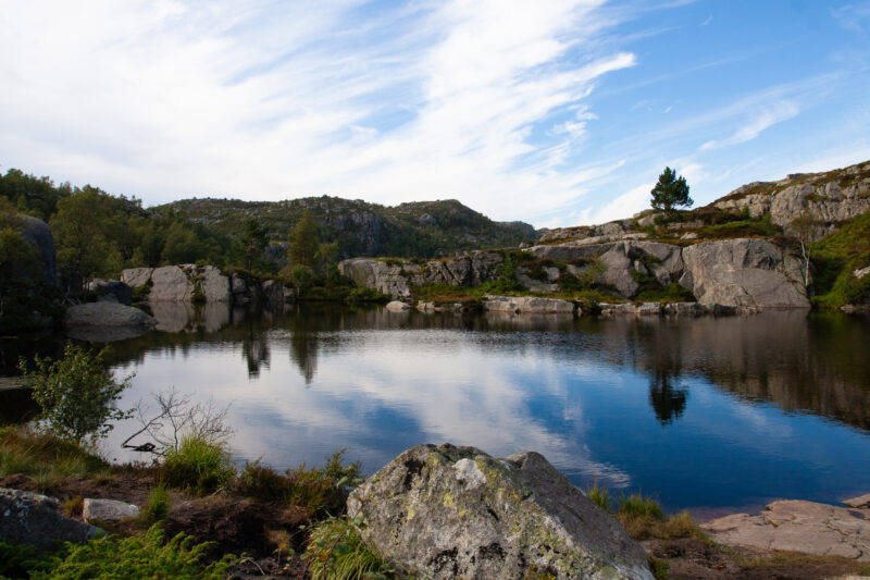 Mountain Lake in Norway — Scenic mountain Lake on the hike to Pulpit Rock in Norway — Norway, Scenic, lake, lakes