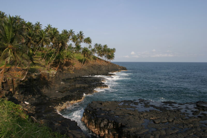 Volcanic Shoreline of Sao Tome — Stock Images of a lava rock beach on the island of Sao Tome, Africa — Sao Tome, Africa, ocean, scenic, lava