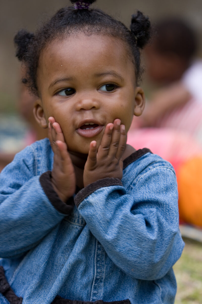 Orphan Babies in Tanzania — Abandoned and orphaned babies, get a new chance at life at a infant orphanage, Cradle of Love, in Usa River, Tanzania — Africa, T...