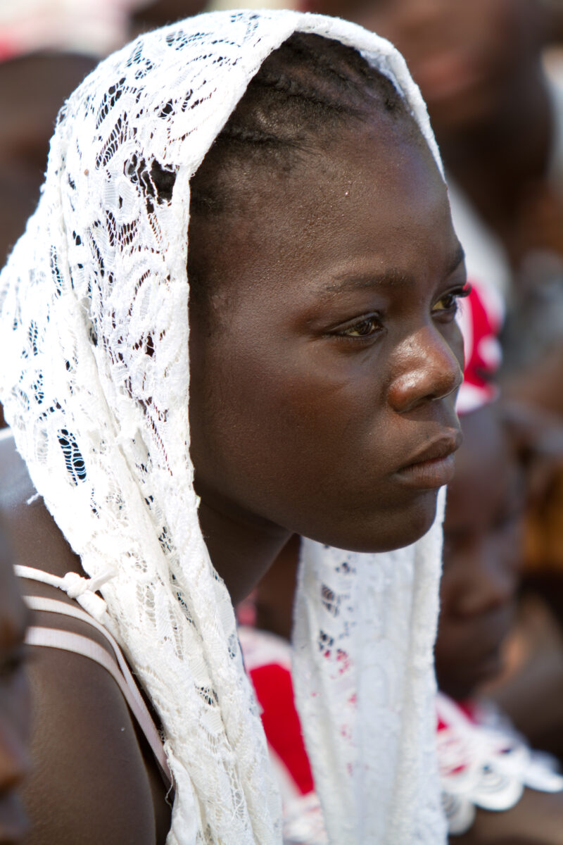 Woman in Burkina Faso — Woman living in a rural village in Burkina faso, Africa — Africa, West Africa, Burkina Faso, poor, poverty