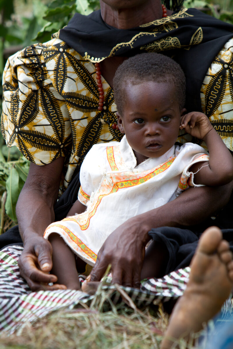 Baby in Burkina Faso — Baby living in a remote region of Burkina Faso, Africa — Africa, West Africa, Burkina Faso, poor, poverty
