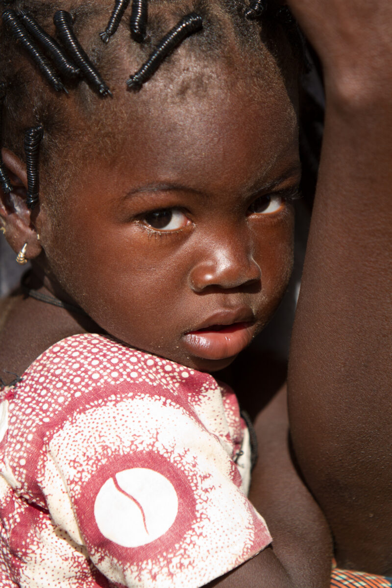 Baby in Burkina Faso — Baby living in a remote region of Burkina Faso, Africa — Africa, West Africa, Burkina Faso, poor, poverty