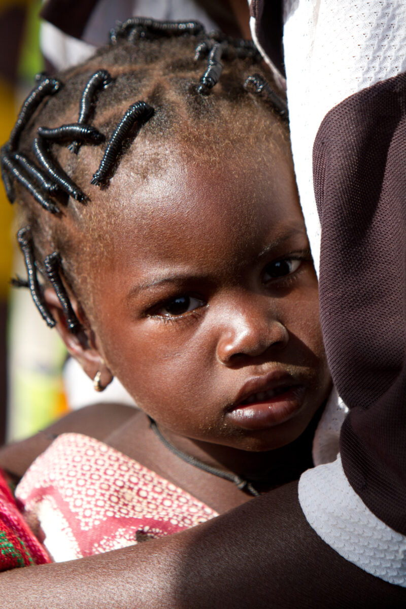 Baby in Burkina Faso — Baby living in a remote region of Burkina Faso, Africa — Africa, West Africa, Burkina Faso, poor, poverty