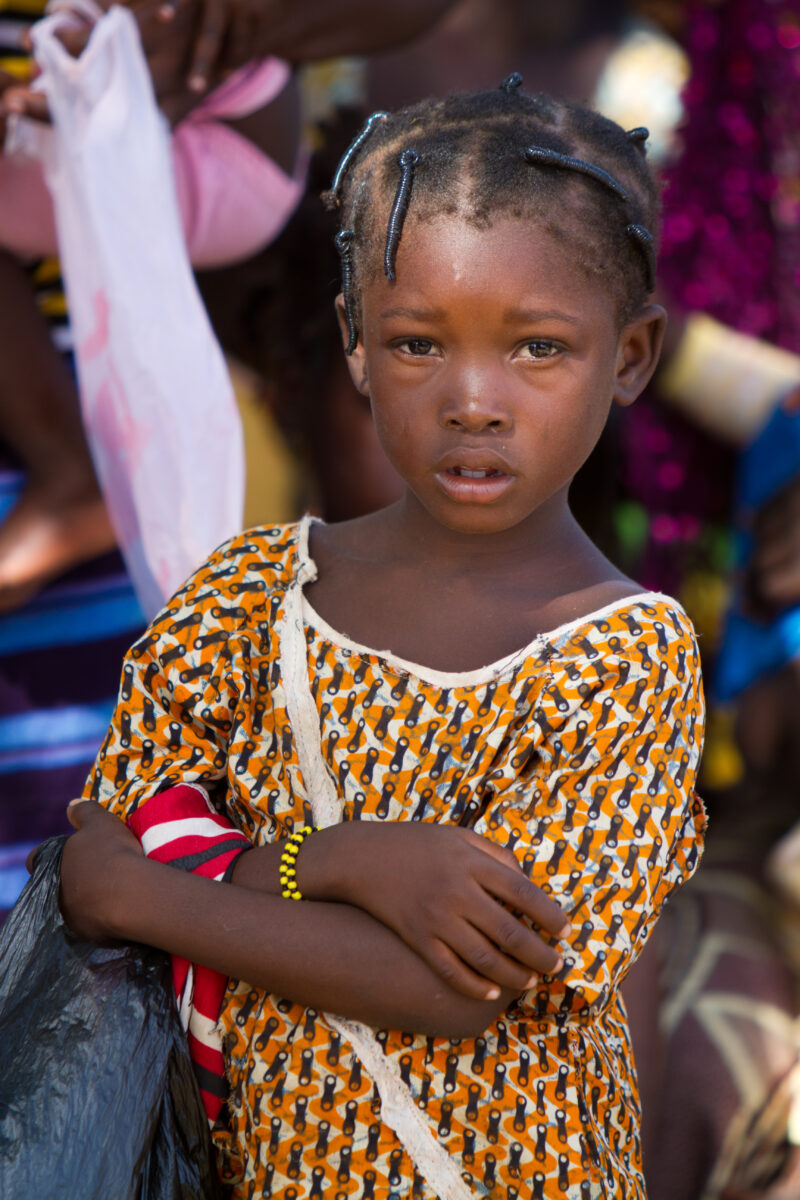 Girl in Burkina Faso — Girl living in a remote village in Africa facing challenges of illness, hunger and malnutrition . — Africa, West Africa, Burkina Faso,...