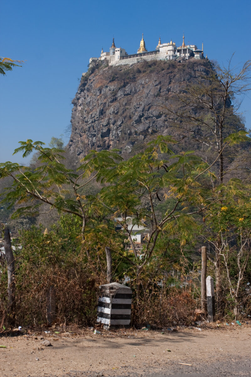 Temple on Mountain — Budhist Pagoda on the top of limestone mountain, Mount Popa, in Myanmar. — Burma, Myanmar, Budhist, Pagoda, Mountain