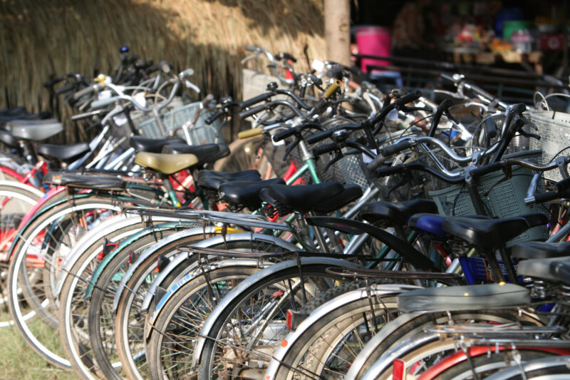 Bicycles inCambodia — Stock Image of parked bicycles in Cambodia — Cambodia, bicycles