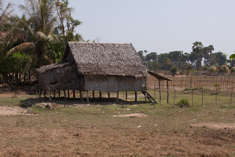 Banana Leaf House in Cambodia — Typical house of the rural poor in Cambodia made of sticks and banana leaves, palm leaves — Cambodia