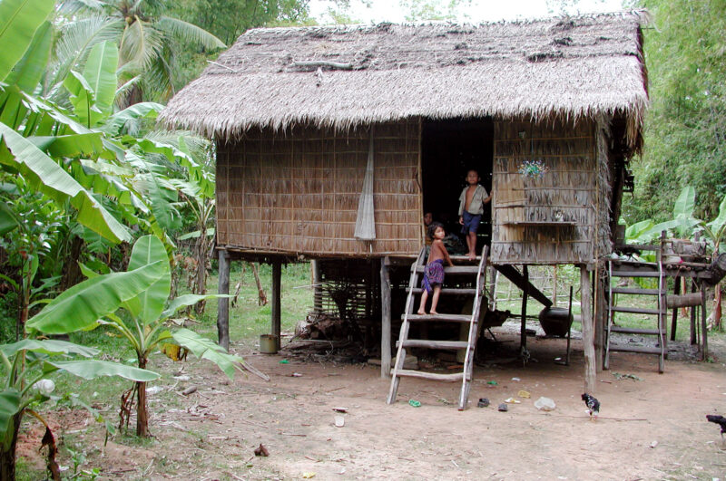 Houses in Cambodia — Stock image of typical housing of rural poor in Cambodia — Cambodia, poor, poverty, housing, houses