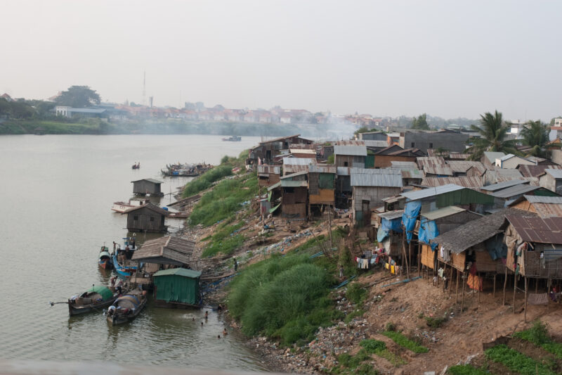 Houses in Cambodia — Stock image of typical housing of rural poor in Cambodia — Cambodia, poor, poverty, housing, houses