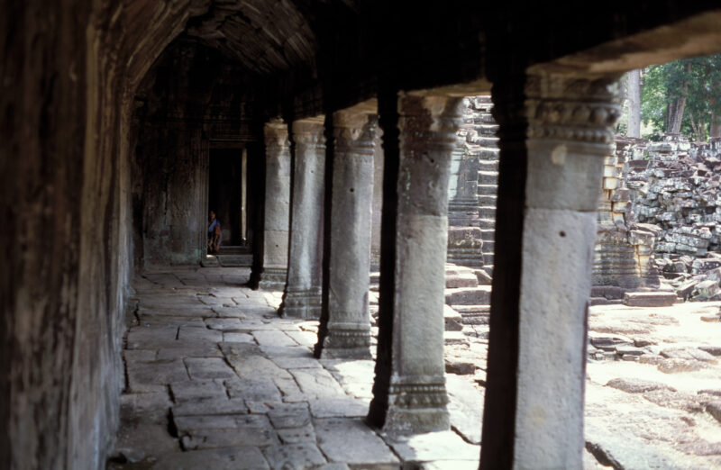 Angkor Wat in Cambodia — Stock image of the temple ruins of Angkor Wat complex near Siem Reap, Cambodia — Cambodia, Angkor Wat, Siem Reap, temple, temple ruins