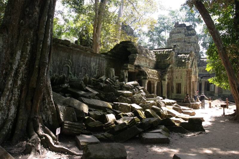 Angkor Wat in Cambodia — Stock image of the temple ruins of Angkor Wat complex near Siem Reap, Cambodia — Cambodia, Angkor Wat, Siem Reap, temple, temple ruins
