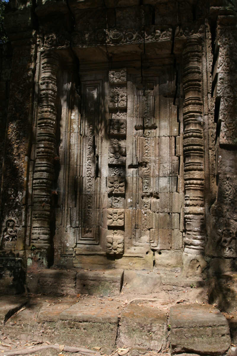 Angkor Wat in Cambodia — Stock image of the temple ruins of Angkor Wat complex near Siem Reap, Cambodia — Cambodia, Angkor Wat, Siem Reap, temple, temple ruins