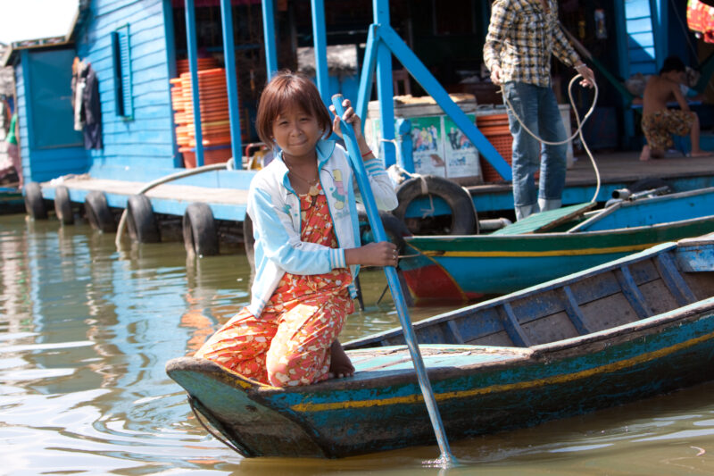 Life on Tonle Sap Lake in Cambodia — Stock Images of people living in a floating village on Tonle Sap Lake, Cambodia — Cambodia, poverty, tonle sap Lake, flo...