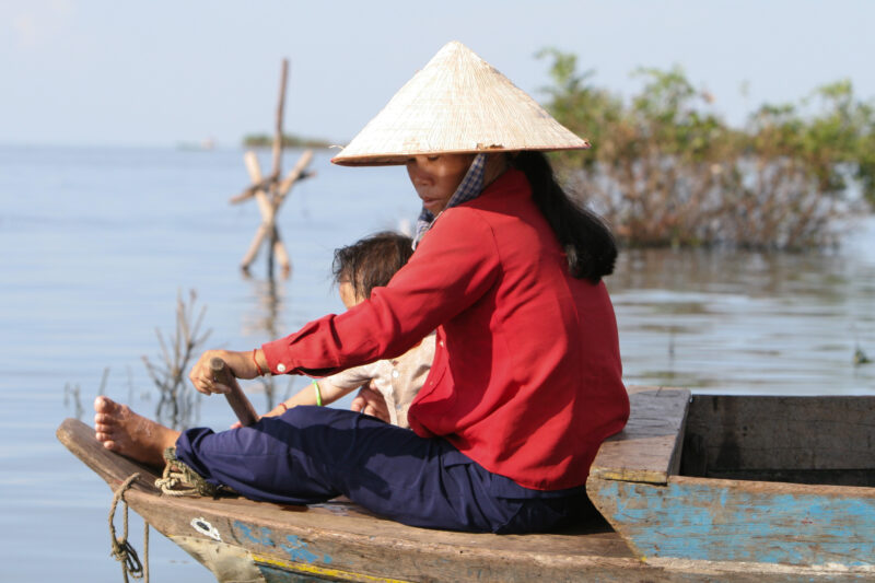 Life on Tonle Sap Lake in Cambodia — Stock Images of people living in a floating village on Tonle Sap Lake, Cambodia — Cambodia, poverty, tonle sap Lake, flo...