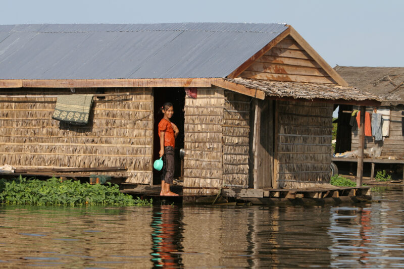 Life on Tonle Sap Lake in Cambodia — Stock Images of people living in a floating village on Tonle Sap Lake, Cambodia — Cambodia, poverty, tonle sap Lake, flo...
