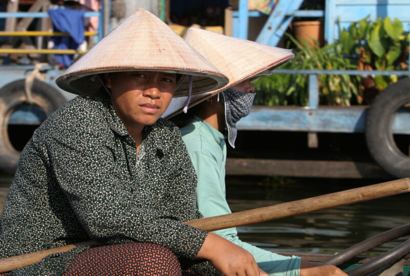 Life on Tonle Sap Lake in Cambodia — Stock Images of people living in a floating village on Tonle Sap Lake, Cambodia — Cambodia, poverty, tonle sap Lake, flo...