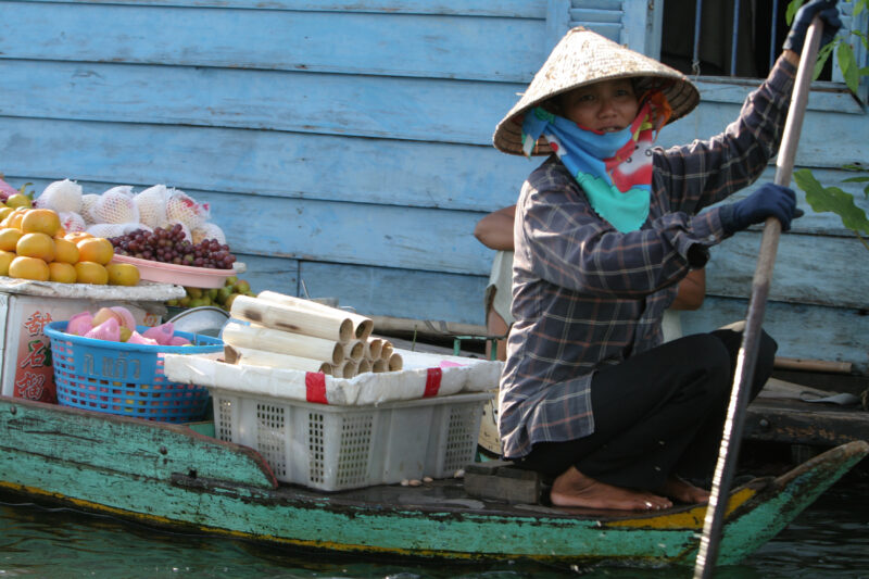 Life on Tonle Sap Lake in Cambodia — Stock Images of people living in a floating village on Tonle Sap Lake, Cambodia — Cambodia, poverty, tonle sap Lake, flo...