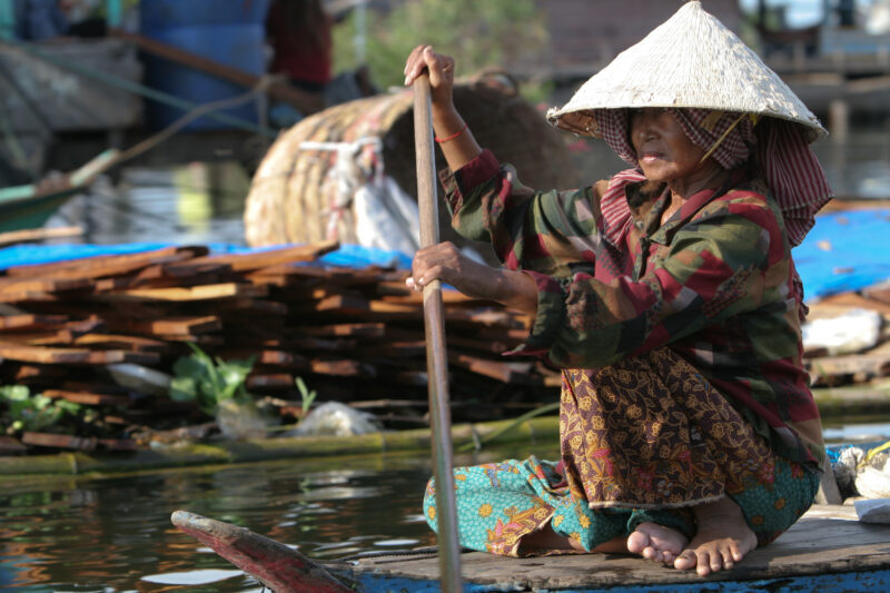 Life on Tonle Sap Lake in Cambodia — Stock Images of people living in a floating village on Tonle Sap Lake, Cambodia — Cambodia, poverty, tonle sap Lake, flo...