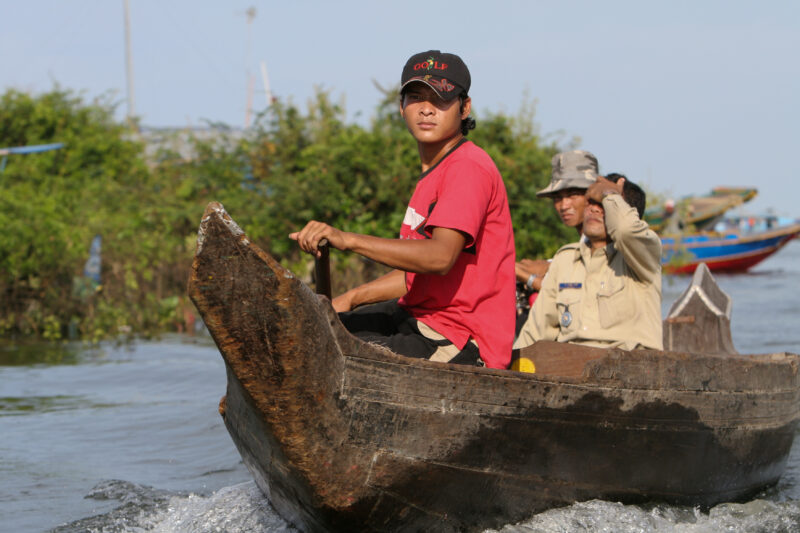 Life on Tonle Sap Lake in Cambodia — Stock Images of people living in a floating village on Tonle Sap Lake, Cambodia — Cambodia, poverty, tonle sap Lake, flo...