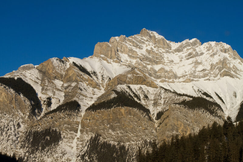 Mountain Scene in Winter — Canada, Scenic, Alberta, Lakes, mountians