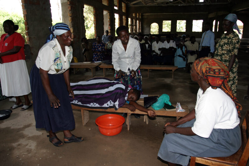 HIV/AIDS Training in Kenya — An ADRA program in Kenya teaches volunteers how to care for people who are sick with HIV/AIDS — Kenya, Africa, ADRA, HIV, AIDS