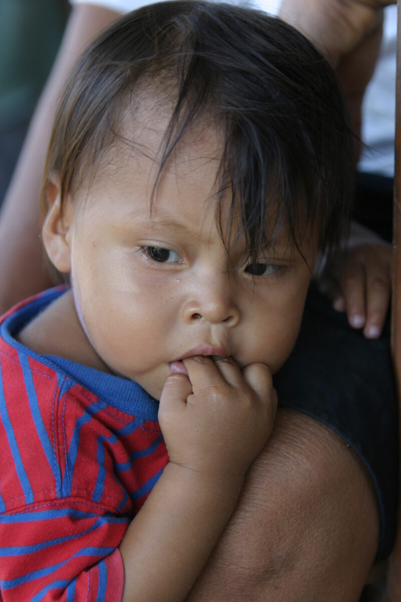 Amerindian Baby in Peru — Stock image of Amerindian baby of the Shipibo ethnic group living in Peru — Peru, ADRA, Poverty, baby, babies