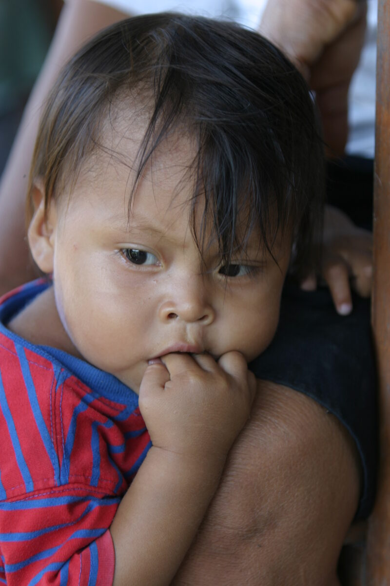 Amerindian Baby in Peru — Stock image of Amerindian baby of the Shipibo ethnic group living in Peru — Peru, ADRA, Poverty, baby, babies