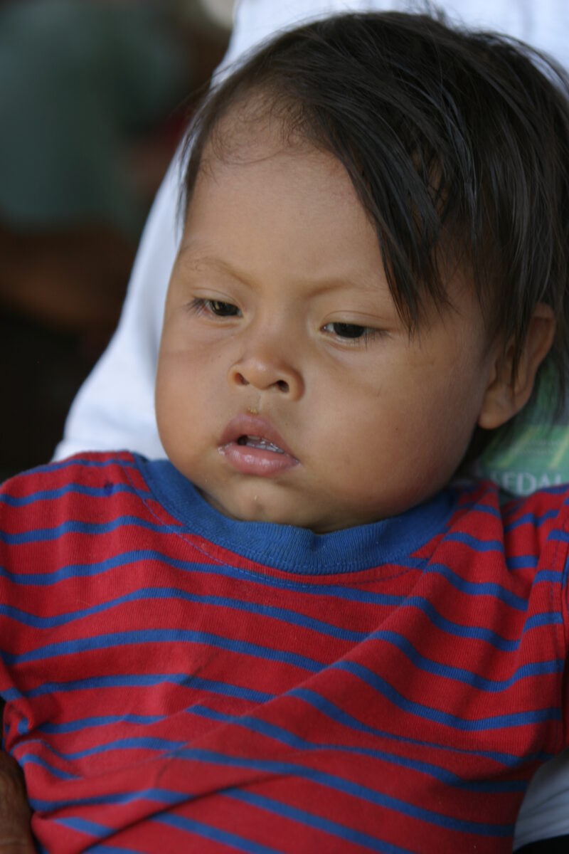 Amerindian Baby in Peru — Stock image of Amerindian baby of the Shipibo ethnic group living in Peru — Peru, ADRA, Poverty, baby, babies