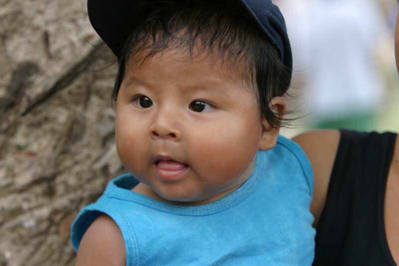 Amerindian Baby in Peru — Stock image of Amerindian baby of the Shipibo ethnic group living in Peru — Peru, ADRA, Poverty, baby, babies