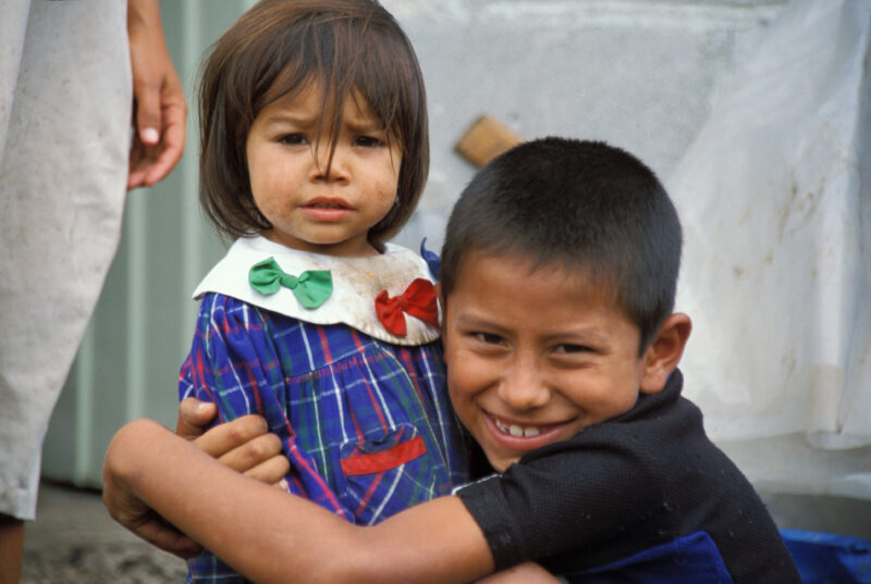 Children in Honduras — Children in Poverty after a mudslide took their home away in Honduras — Children, poor Poverty, Honduras