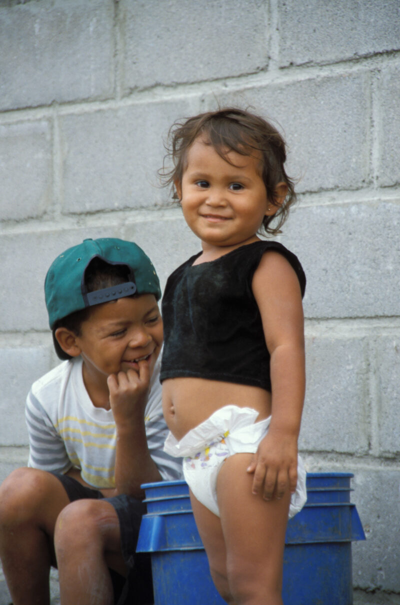 Children in Honduras — Children in Poverty after a mudslide took their home away in Honduras — Children, poor Poverty, Honduras