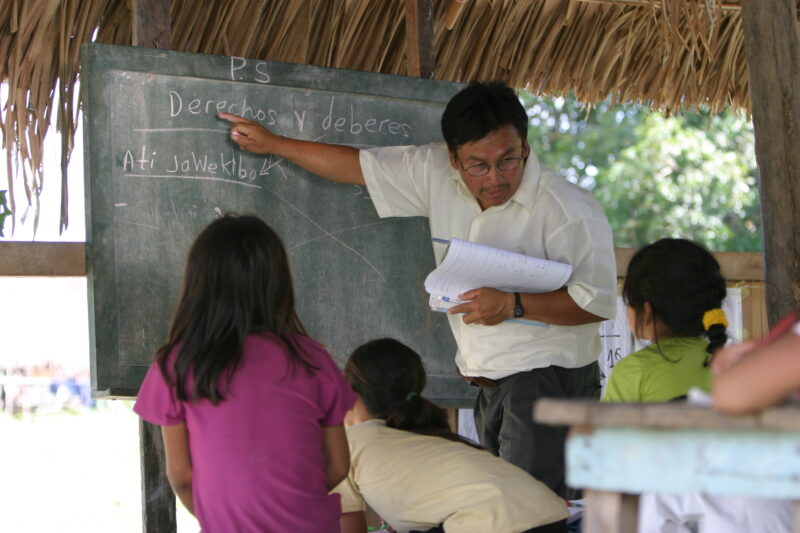 Students in Peru — Students at a Amerindian school in Peru — Peru, school, class, education, Amerindian