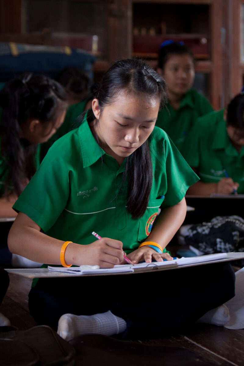 Girls at School in Thailand — Young girls getting an education in Thailand, with the help of scholarships from ADRA — Thailand, School, education, learning, ...