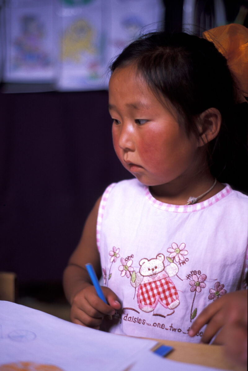 Kindergarten Girl in Mongolia — Cute Mongolian girl goes to Kindergarten class — Mongolia, Kindergarten, class, school, education