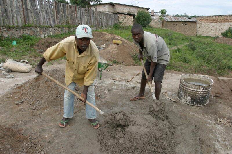 Building Schools in Rwanda — Men build schools in Rwanda on a program sponsored by CIDA and ADRA — Rwanda, Africa, ADRA, Poverty, Development