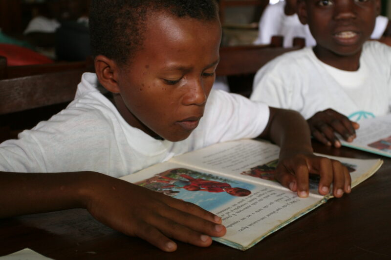 Reading in School in Africa — Eager students attend school, with help from ADRA, in Sau Tome, Africa — Sao Tome, Africa, ADRA, Poverty, ADRA Kids