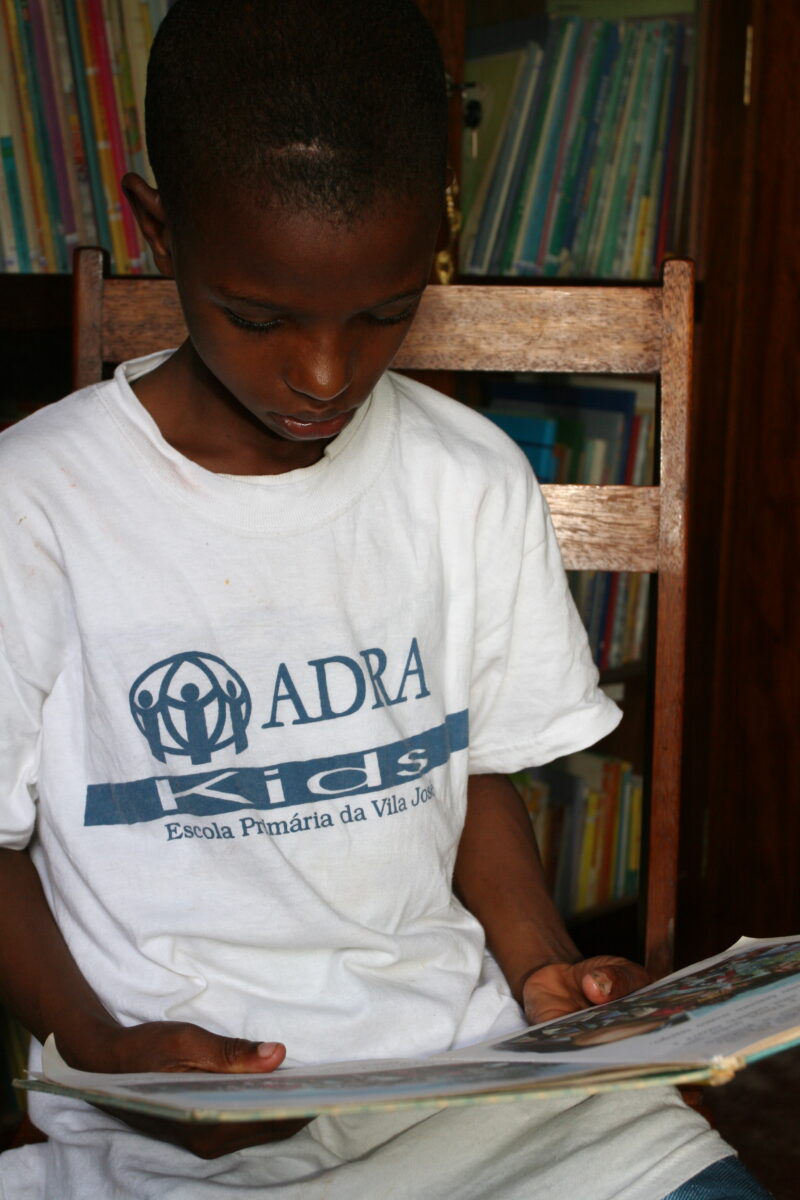 Reading in School in Africa — Eager students attend school, with help from ADRA, in Sau Tome, Africa — Sao Tome, Africa, ADRA, Poverty, ADRA Kids