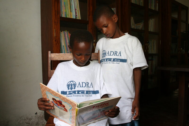 Reading in School in Africa — Eager students attend school, with help from ADRA, in Sau Tome, Africa — Sao Tome, Africa, ADRA, Poverty, ADRA Kids