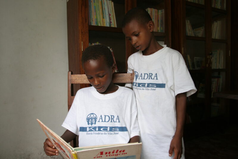 Reading in School in Africa — Eager students attend school, with help from ADRA, in Sau Tome, Africa — Sao Tome, Africa, ADRA, Poverty, ADRA Kids
