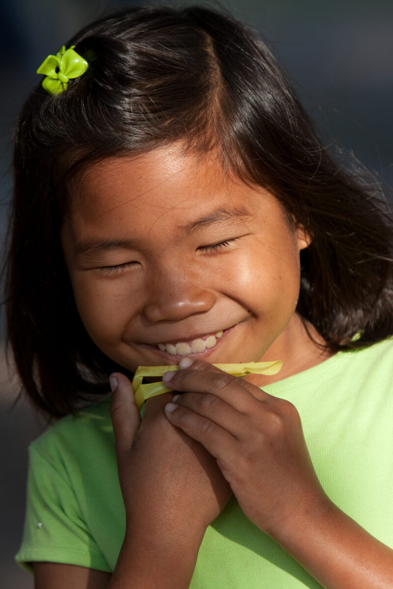 Gril in Cambodia — Stock Image of girl living in poverty in rural Cambodia — Cambodia, poverty, poor, girls, girl