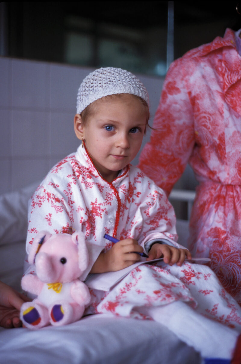 Girl in Hospital in Romania — Stock Images of Children in a cancer ward of a hospital in Bucharest, Romania — Romania, Cancer, Children, hospital, Chernobyl