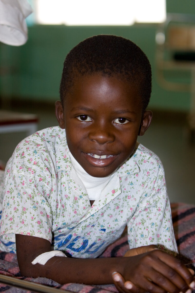 Boy in Hospital in Kenya — Stock image of a young boy in a hospital in Kenya — ADRA, AID, Africa, Assistance, Development