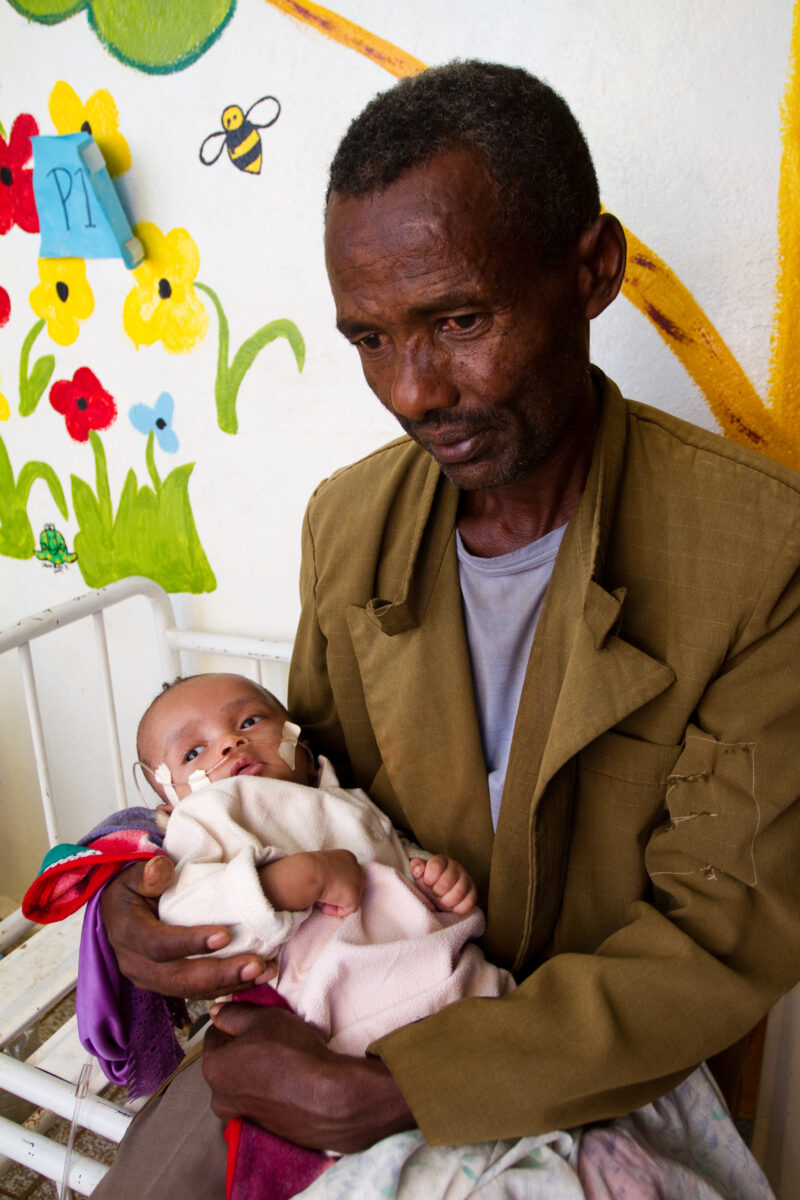 Sick Baby in Ethiopia — Stock shots of Gimbii Adventist Hospital in Ethiopia, Africa — Ethiopia, Africa, African, Africans, Ethiopian