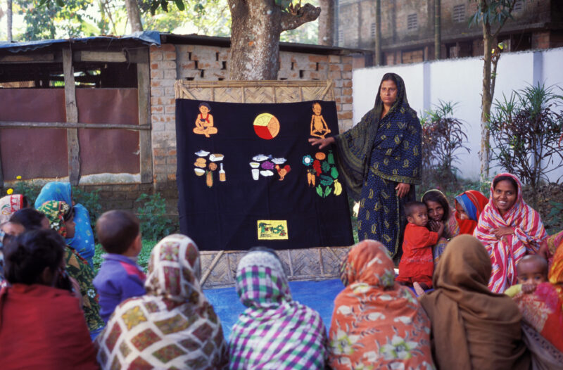 Health Education in Bangladesh — Women in Bangladesh gather to learn important health principles — Health, health education, Bangladesh, women's group