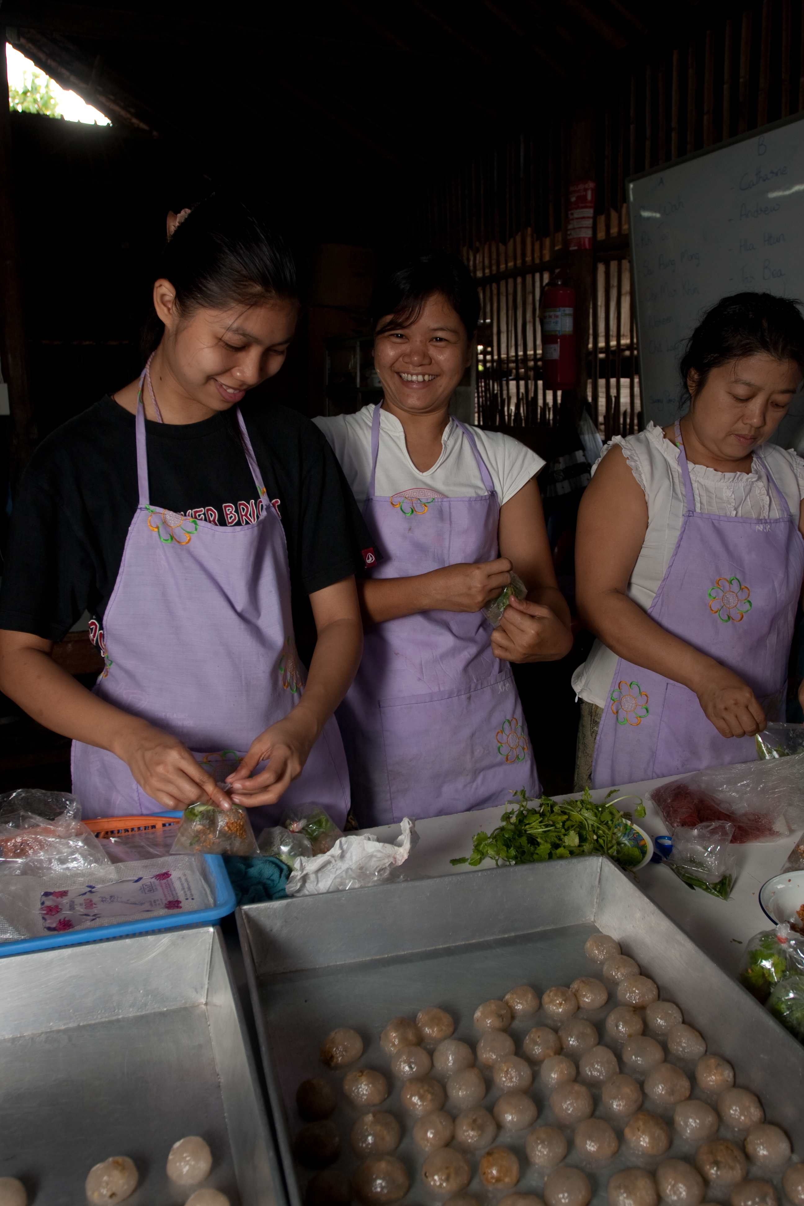 Learning Cooking Skills in Thailand