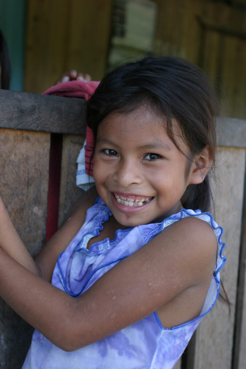 Shipibo Children in Peru — Stock image of Shipibo ethnic minority children in their village in Peru — Ethnic Minority, Shipibo Indians, Ucayali River, Peru, ...