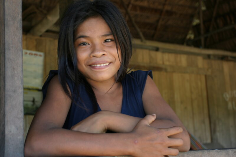 Shipibo Girl in Peru — Stock image of Shipibo ethnic minority children in their village in Peru — Ethnic Minority, Shipibo Indians, Ucayali River, Peru, Amazon