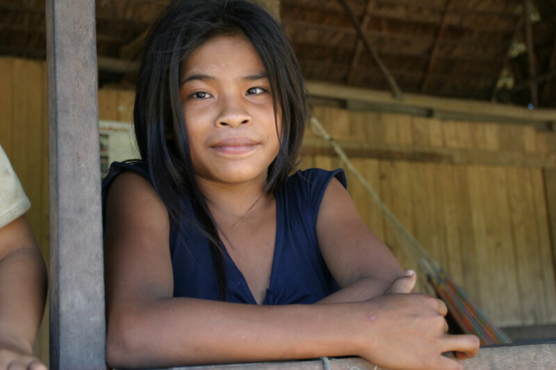 Shipibo Girl in Peru — Stock image of Shipibo ethnic minority children in their village in Peru — Ethnic Minority, Shipibo Indians, Ucayali River, Peru, Amazon