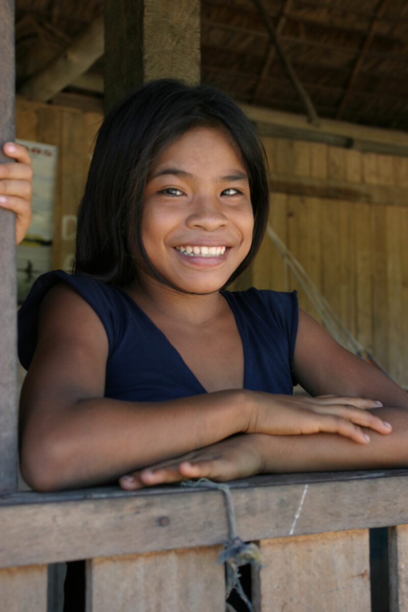 Shipibo Girl in Peru — Stock image of Shipibo ethnic minority children in their village in Peru — Ethnic Minority, Shipibo Indians, Ucayali River, Peru, Amazon